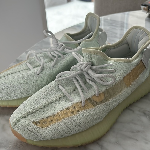 YEEZY Boost 350 V2 ‘Hyperspace’ - Picture 5 of 5
